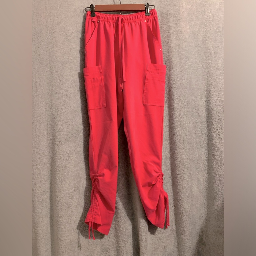 Easy Stretch Women’s Scrubs size XS dark pink color like new!